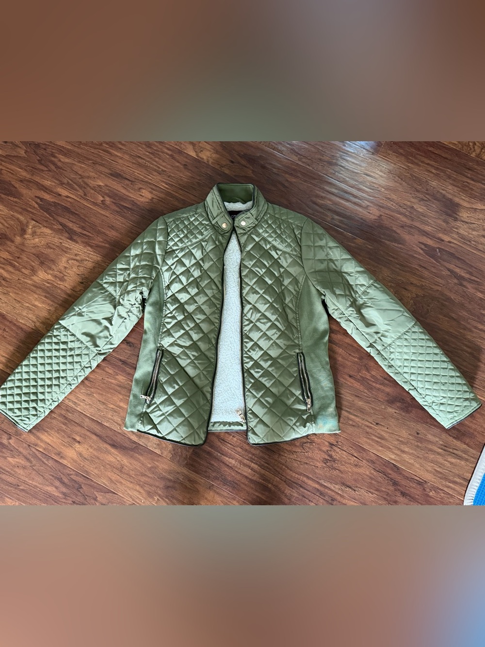 Quilted Olive Green Women's Puffer Jacket with Stand Collar